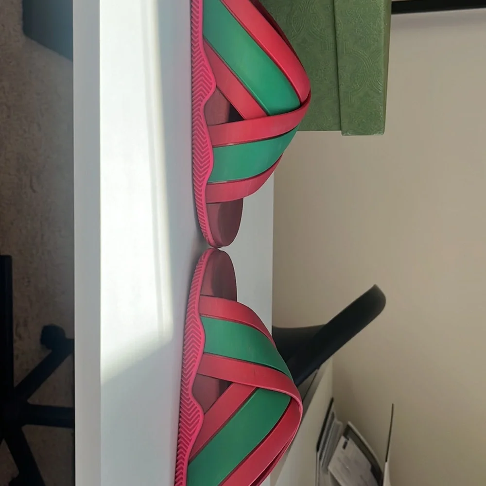 ❤️💚GUCCI RUBBER SLIDE gently worn - Picture 6 of 8